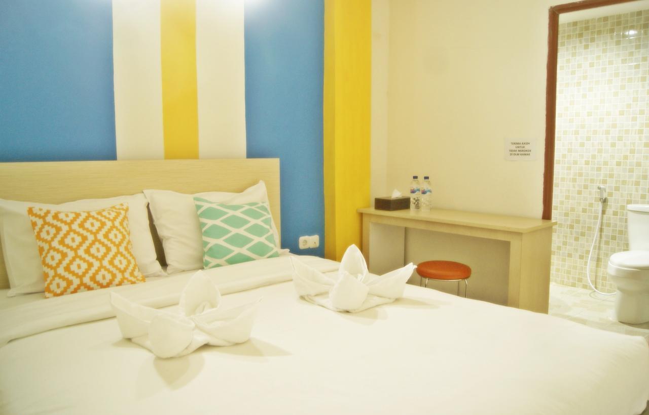 Leos Hotel Tomohon Exterior photo