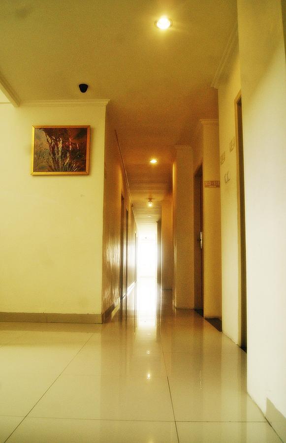 Leos Hotel Tomohon Exterior photo