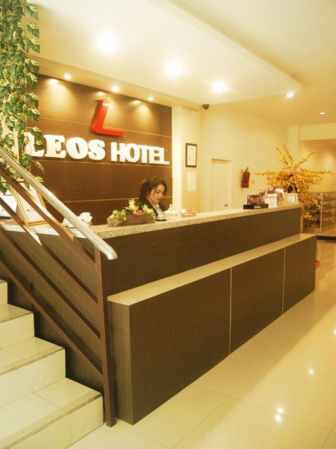 Leos Hotel Tomohon Exterior photo