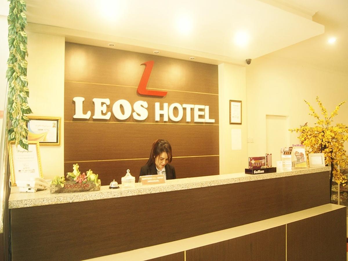 Leos Hotel Tomohon Exterior photo