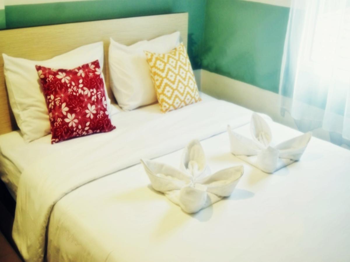 Leos Hotel Tomohon Exterior photo