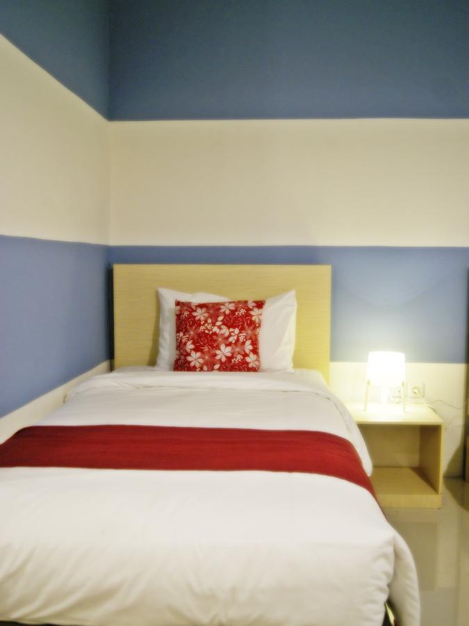 Leos Hotel Tomohon Exterior photo