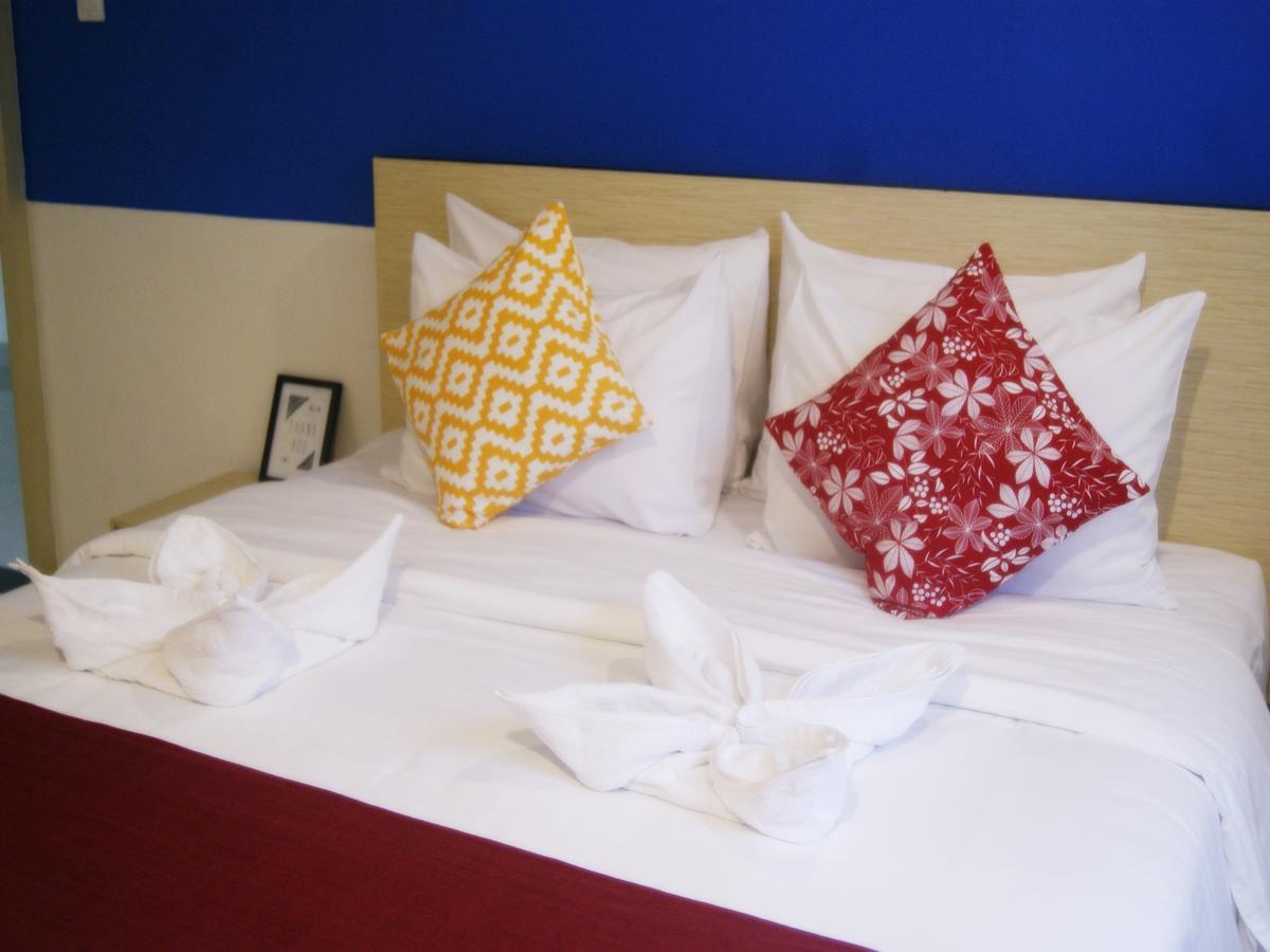 Leos Hotel Tomohon Exterior photo