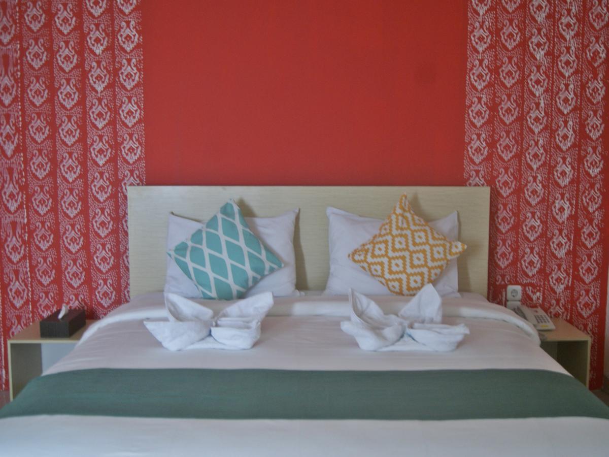 Leos Hotel Tomohon Exterior photo